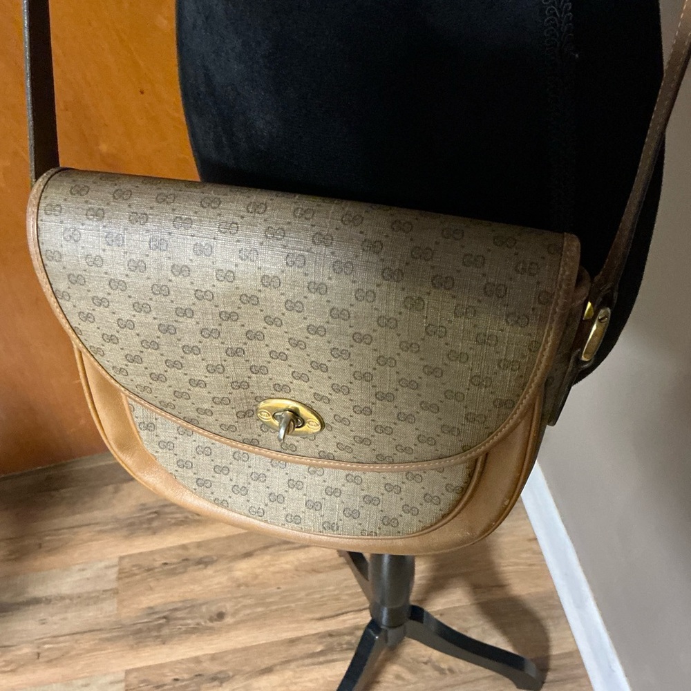 Gucci Vintage GG  Monogram Flap Shoulder Bag Excellent Used Condition.